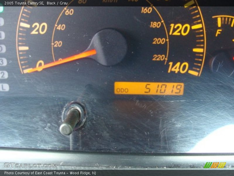 Black / Gray 2005 Toyota Camry SE