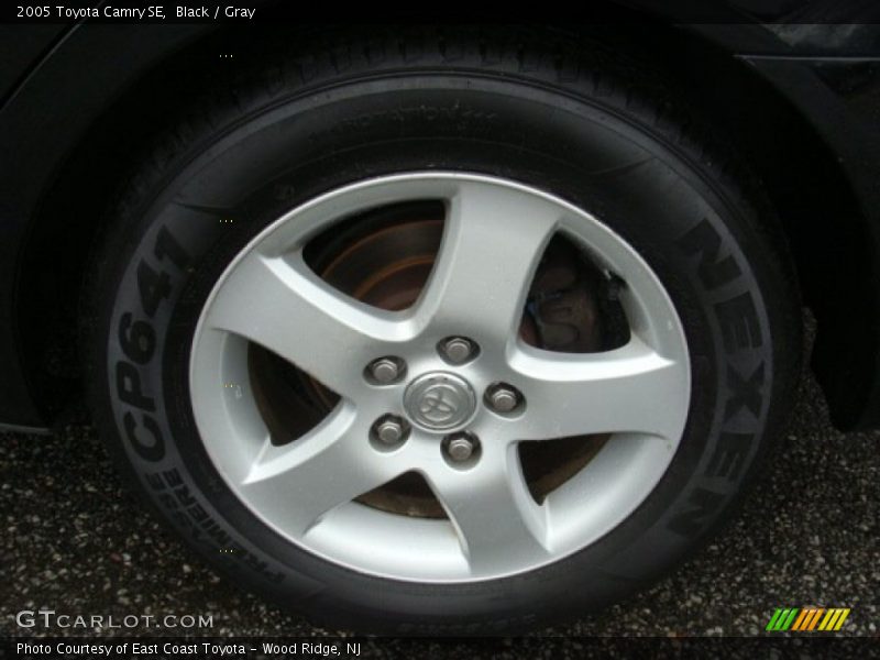 Black / Gray 2005 Toyota Camry SE