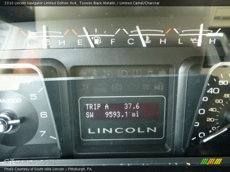 Tuxedo Black Metallic / Limited Camel/Charcoal 2010 Lincoln Navigator Limited Edition 4x4