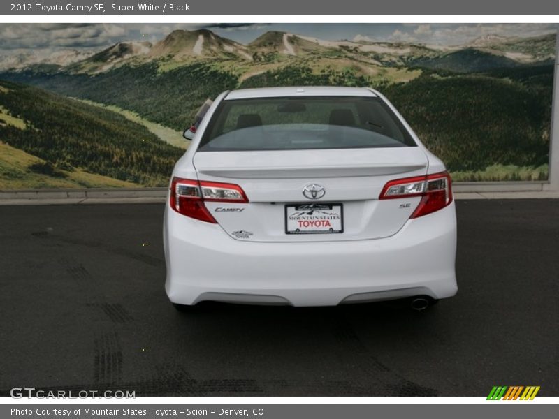 Super White / Black 2012 Toyota Camry SE