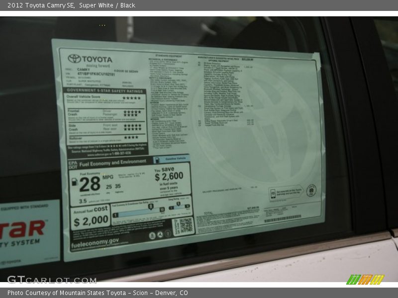 Super White / Black 2012 Toyota Camry SE