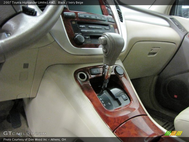 Black / Ivory Beige 2007 Toyota Highlander Limited 4WD