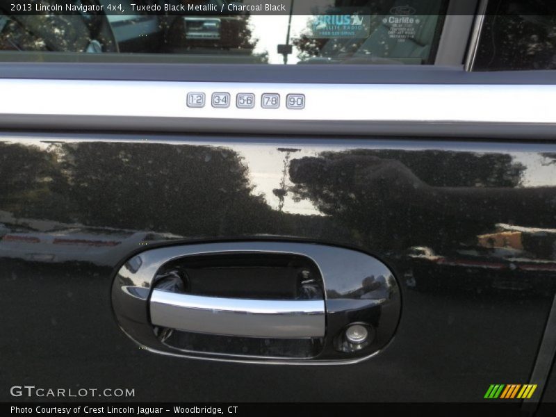 Tuxedo Black Metallic / Charcoal Black 2013 Lincoln Navigator 4x4