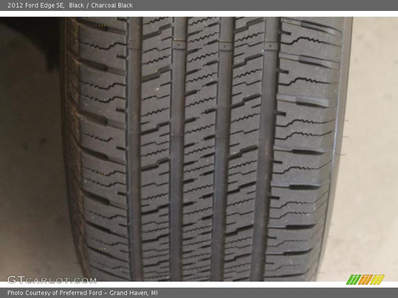 Black / Charcoal Black 2012 Ford Edge SE