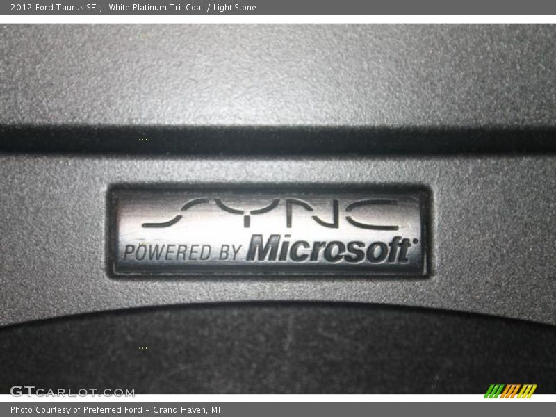 White Platinum Tri-Coat / Light Stone 2012 Ford Taurus SEL