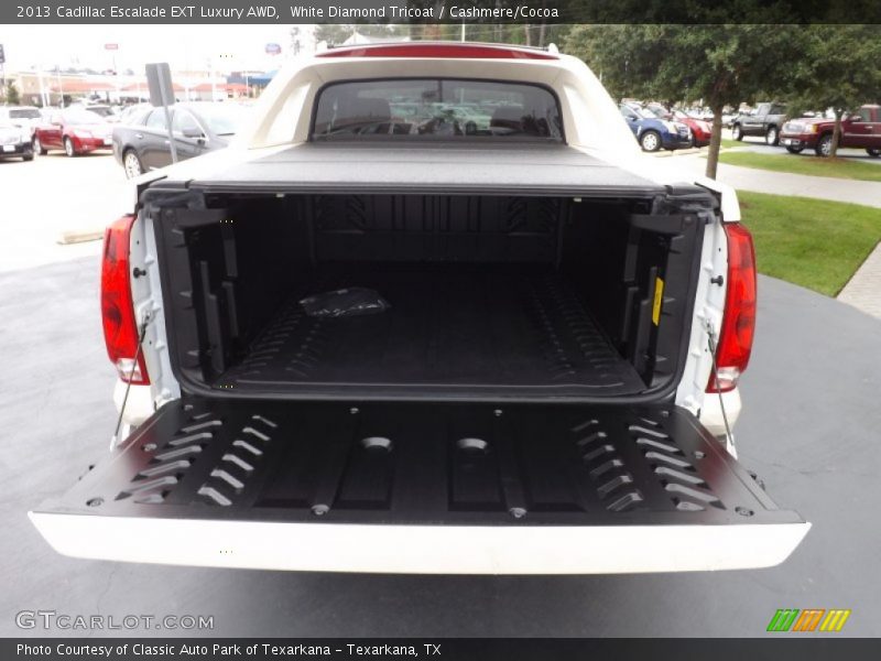 White Diamond Tricoat / Cashmere/Cocoa 2013 Cadillac Escalade EXT Luxury AWD