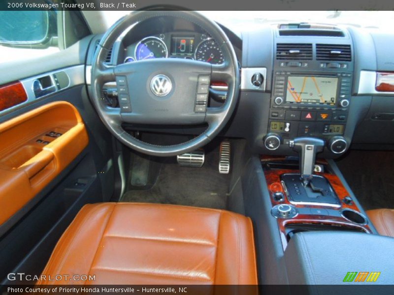 Black / Teak 2006 Volkswagen Touareg V8
