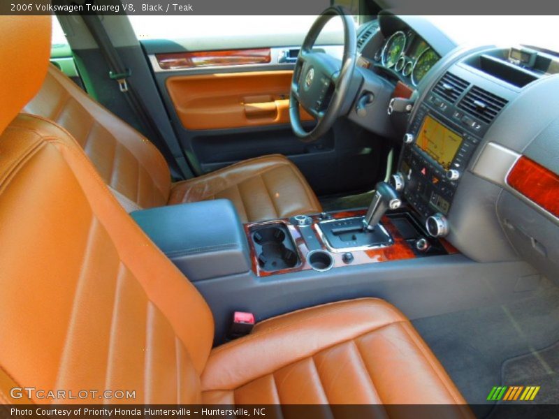 Black / Teak 2006 Volkswagen Touareg V8