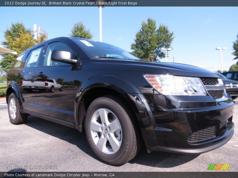 Brilliant Black Crystal Pearl / Black/Light Frost Beige 2013 Dodge Journey SE