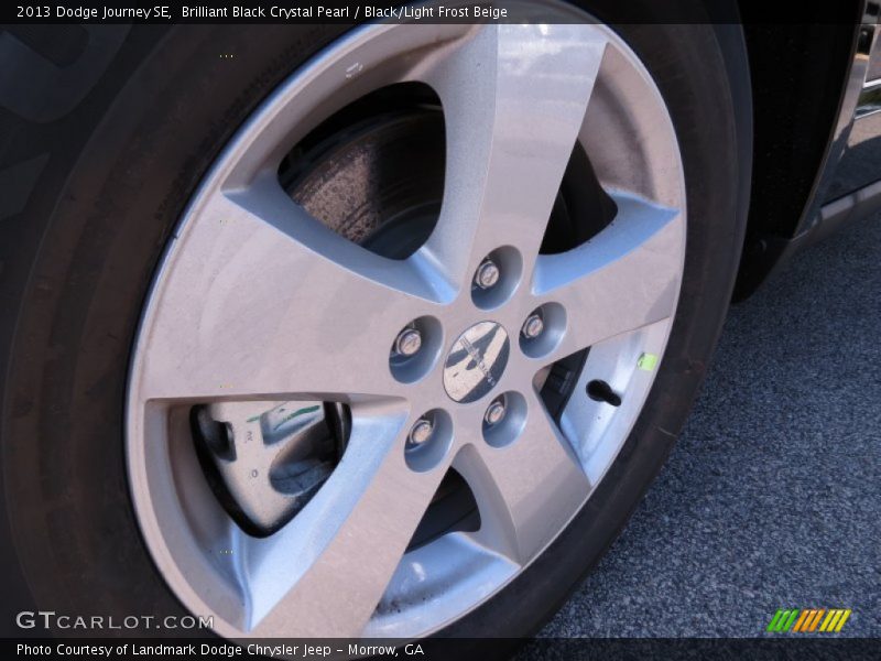Brilliant Black Crystal Pearl / Black/Light Frost Beige 2013 Dodge Journey SE