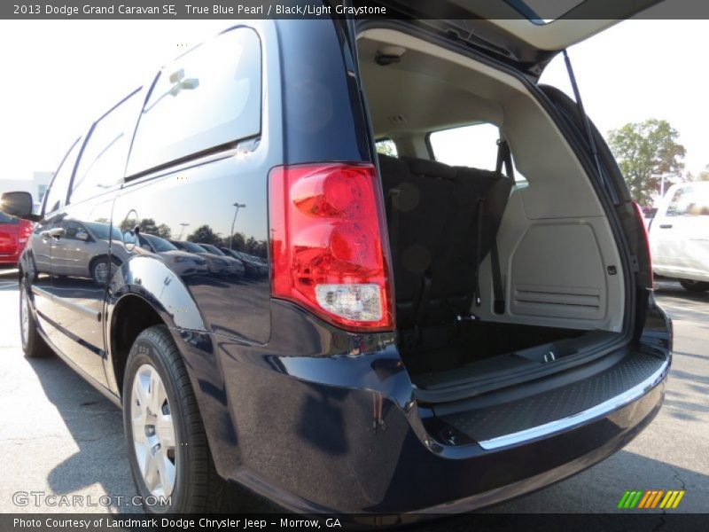 True Blue Pearl / Black/Light Graystone 2013 Dodge Grand Caravan SE