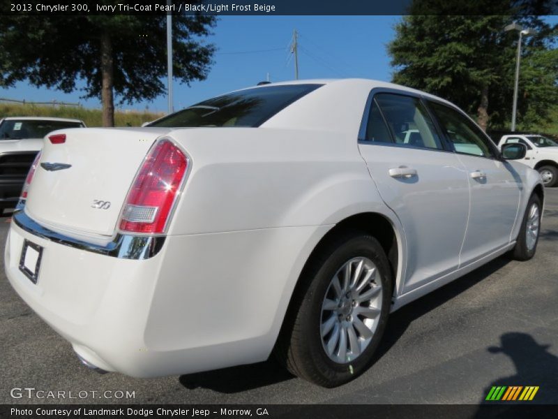 Ivory Tri-Coat Pearl / Black/Light Frost Beige 2013 Chrysler 300