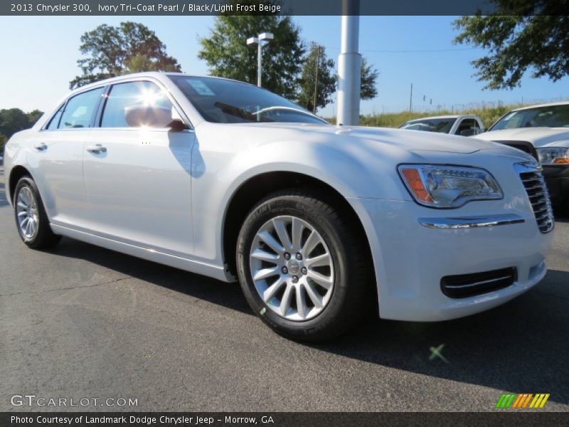 Ivory Tri-Coat Pearl / Black/Light Frost Beige 2013 Chrysler 300