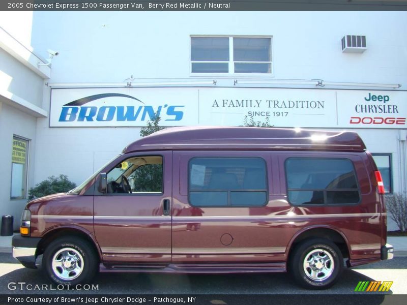 Berry Red Metallic / Neutral 2005 Chevrolet Express 1500 Passenger Van
