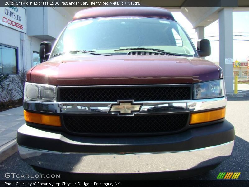 Berry Red Metallic / Neutral 2005 Chevrolet Express 1500 Passenger Van