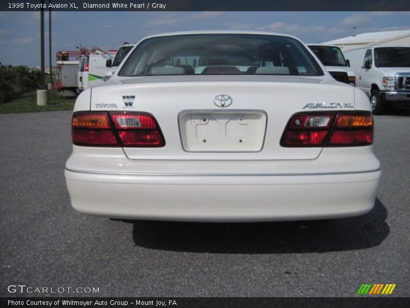 Diamond White Pearl / Gray 1998 Toyota Avalon XL
