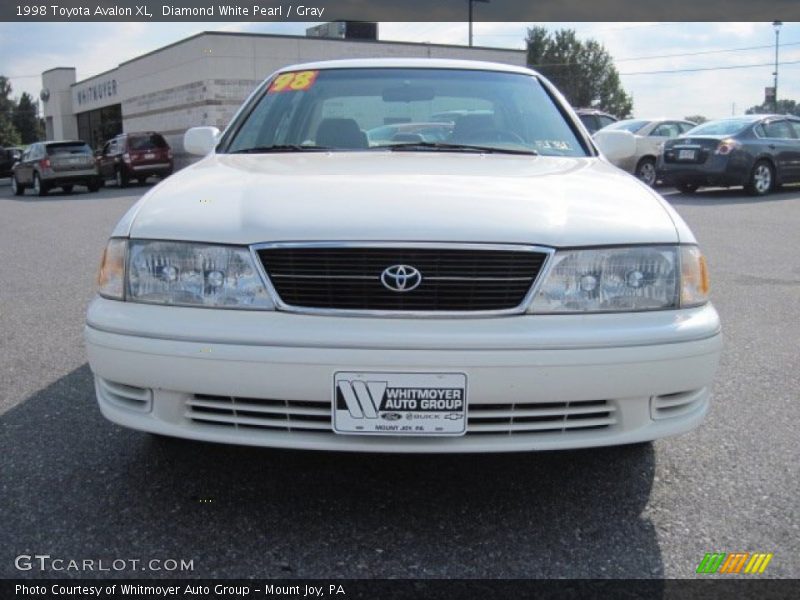 Diamond White Pearl / Gray 1998 Toyota Avalon XL