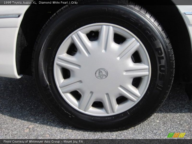 Diamond White Pearl / Gray 1998 Toyota Avalon XL