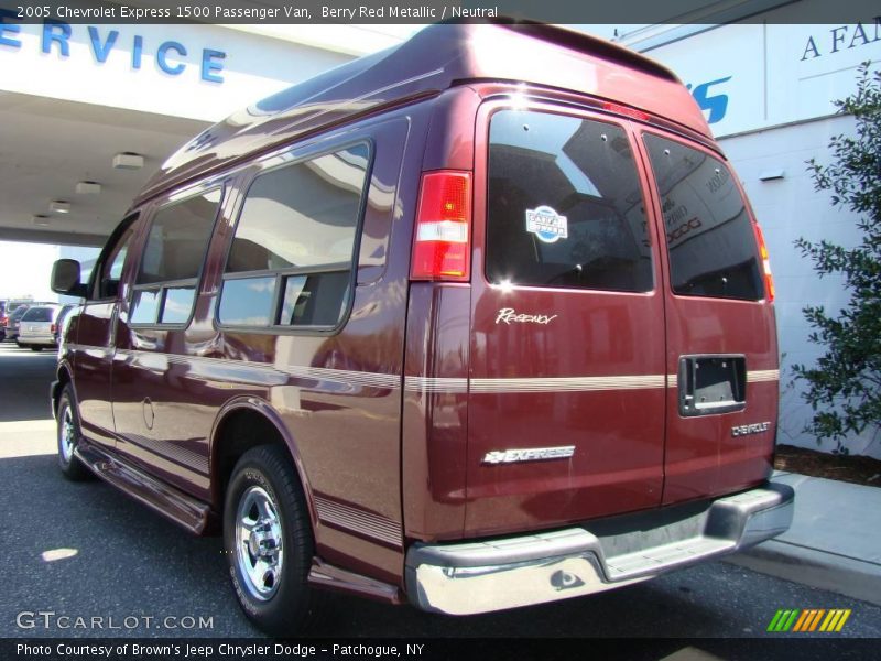 Berry Red Metallic / Neutral 2005 Chevrolet Express 1500 Passenger Van