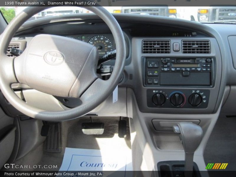 Diamond White Pearl / Gray 1998 Toyota Avalon XL
