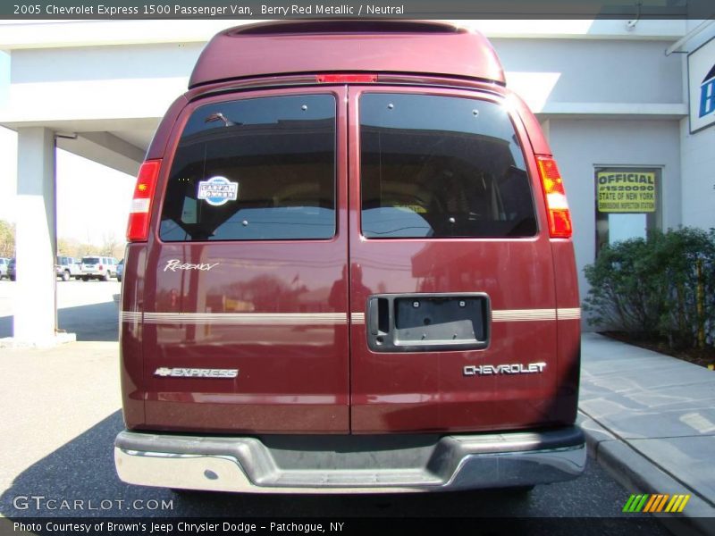Berry Red Metallic / Neutral 2005 Chevrolet Express 1500 Passenger Van