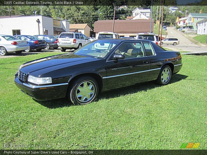 Front 3/4 View of 1995 Eldorado Touring