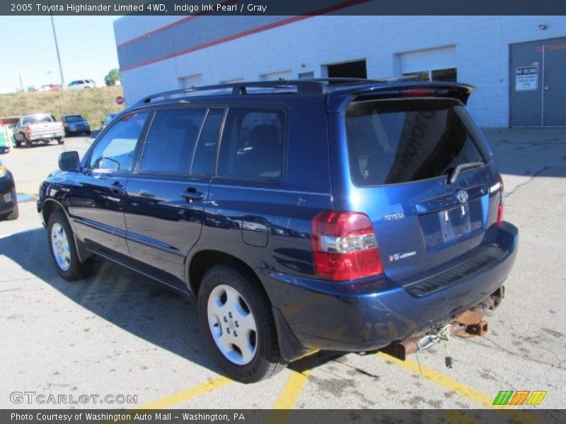 Indigo Ink Pearl / Gray 2005 Toyota Highlander Limited 4WD