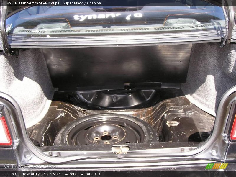 Super Black / Charcoal 1993 Nissan Sentra SE-R Coupe