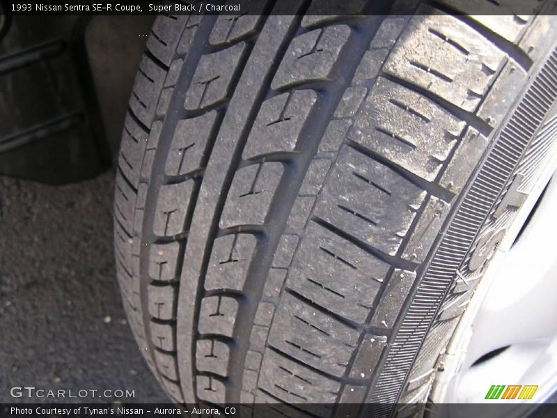 Super Black / Charcoal 1993 Nissan Sentra SE-R Coupe