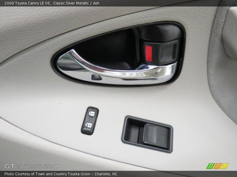Classic Silver Metallic / Ash 2009 Toyota Camry LE V6