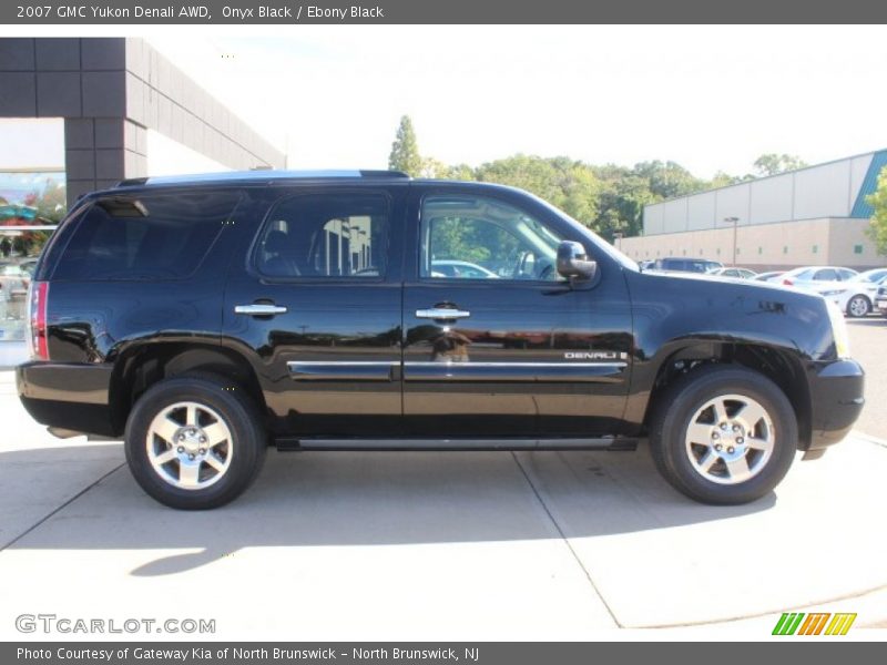 Onyx Black / Ebony Black 2007 GMC Yukon Denali AWD