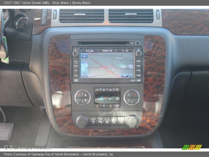 Onyx Black / Ebony Black 2007 GMC Yukon Denali AWD