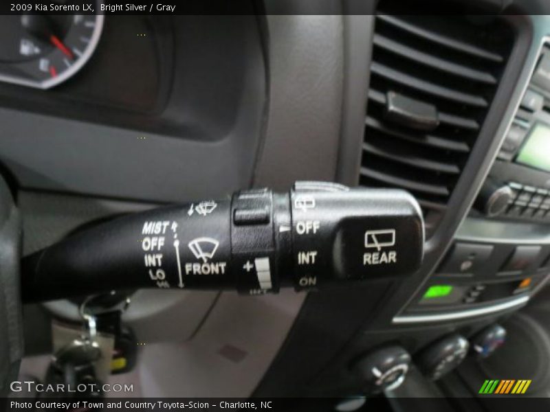 Bright Silver / Gray 2009 Kia Sorento LX