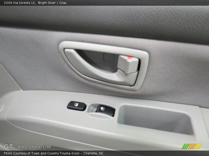 Bright Silver / Gray 2009 Kia Sorento LX