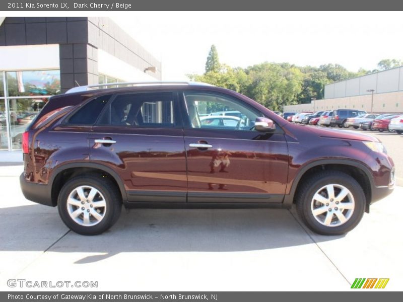 Dark Cherry / Beige 2011 Kia Sorento LX