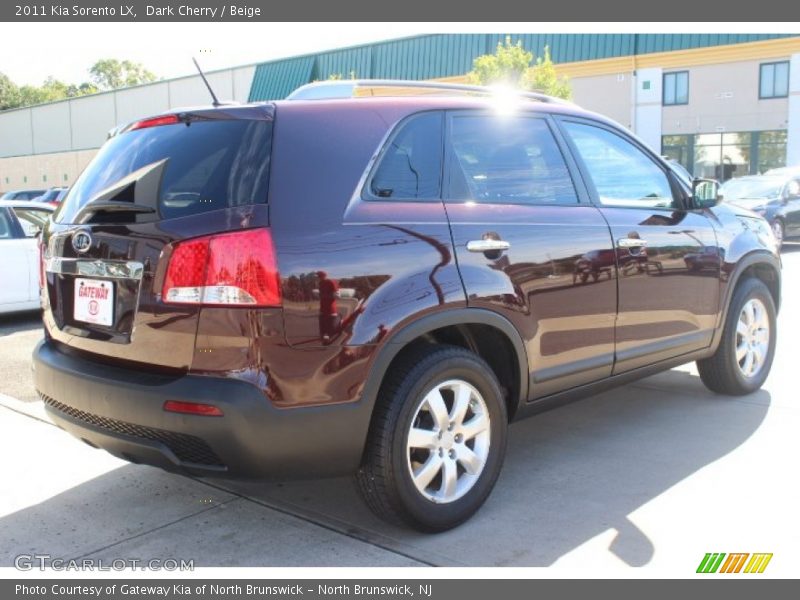 Dark Cherry / Beige 2011 Kia Sorento LX