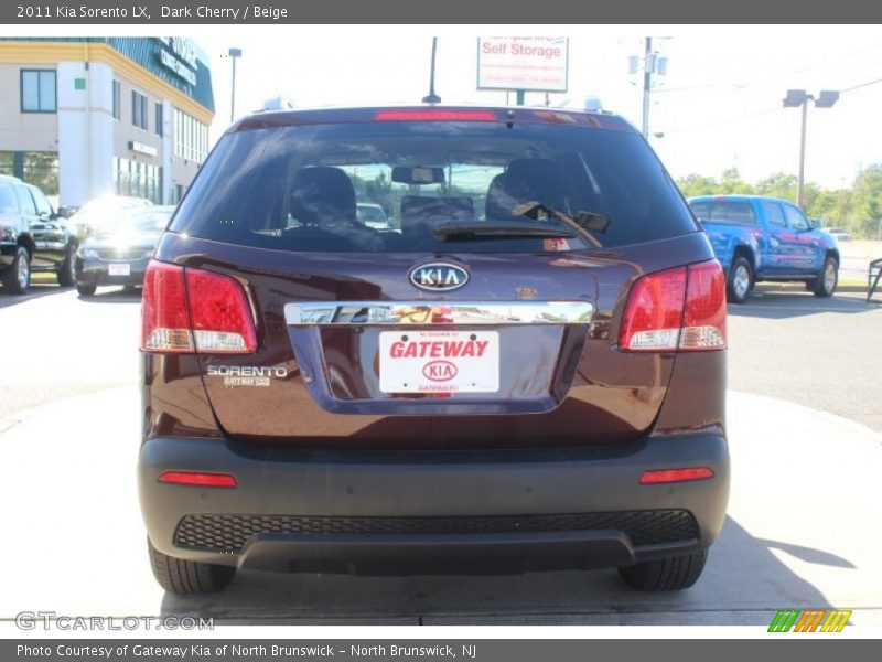 Dark Cherry / Beige 2011 Kia Sorento LX