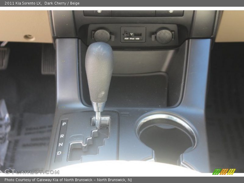 Dark Cherry / Beige 2011 Kia Sorento LX
