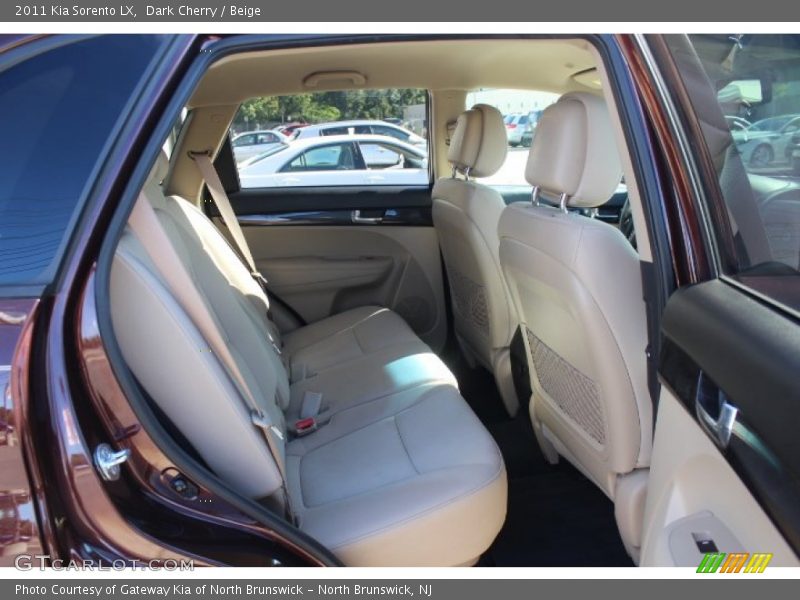 Dark Cherry / Beige 2011 Kia Sorento LX