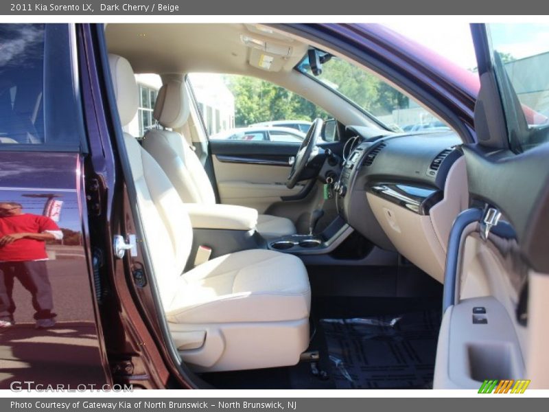 Dark Cherry / Beige 2011 Kia Sorento LX