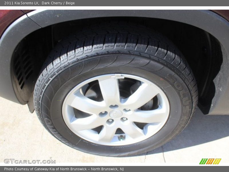 Dark Cherry / Beige 2011 Kia Sorento LX