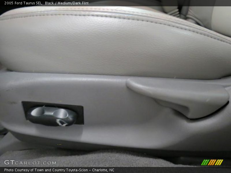Black / Medium/Dark Flint 2005 Ford Taurus SEL