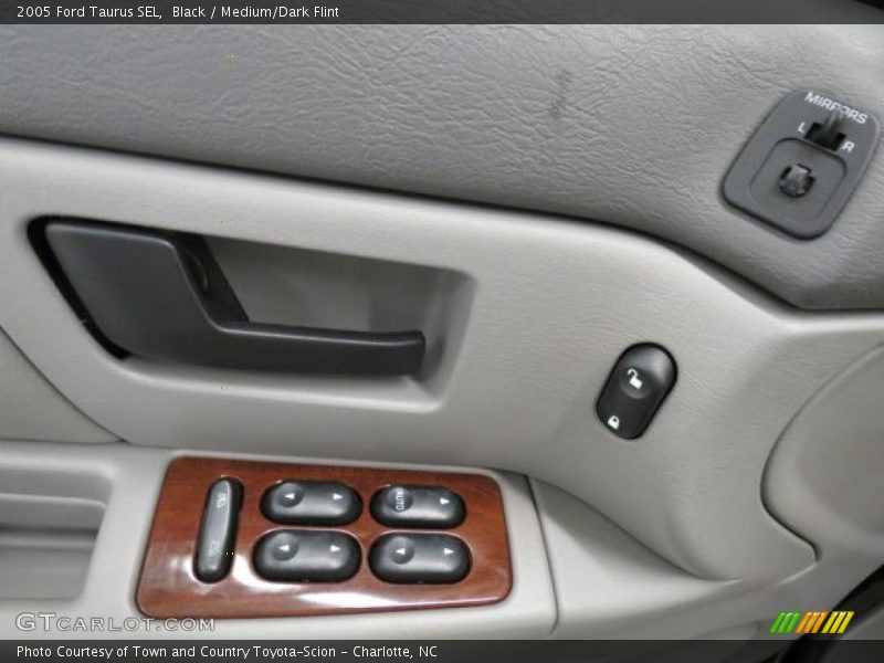 Black / Medium/Dark Flint 2005 Ford Taurus SEL