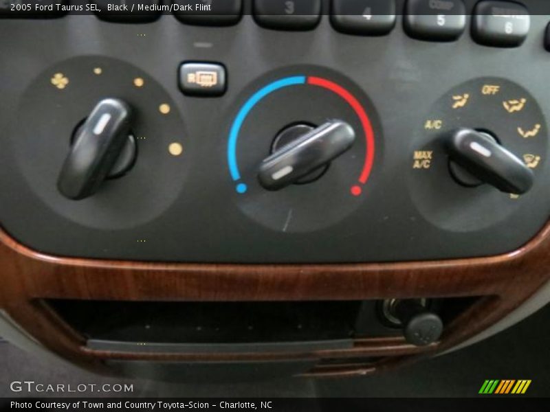 Black / Medium/Dark Flint 2005 Ford Taurus SEL