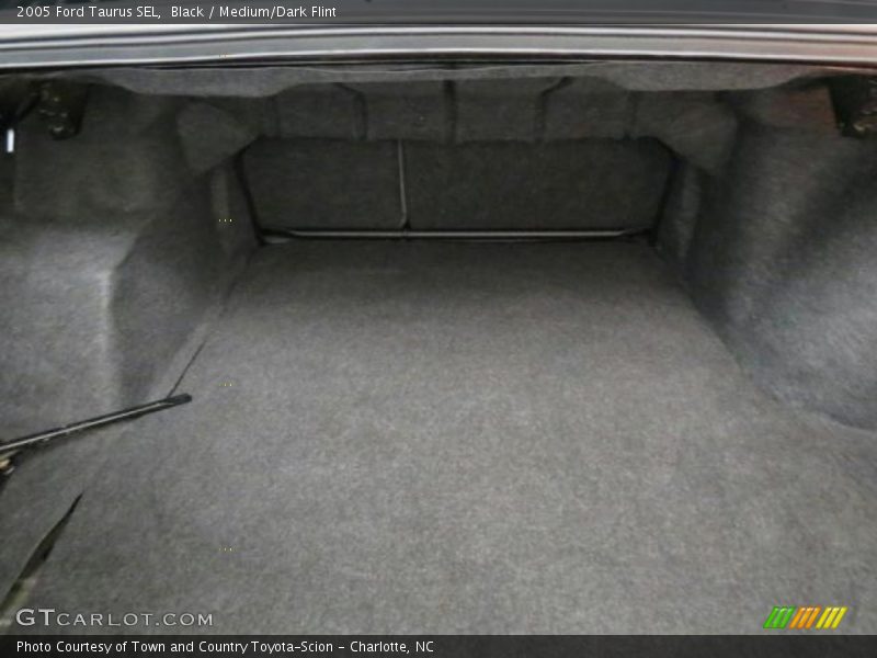 Black / Medium/Dark Flint 2005 Ford Taurus SEL