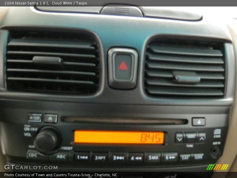 Cloud White / Taupe 2004 Nissan Sentra 1.8 S