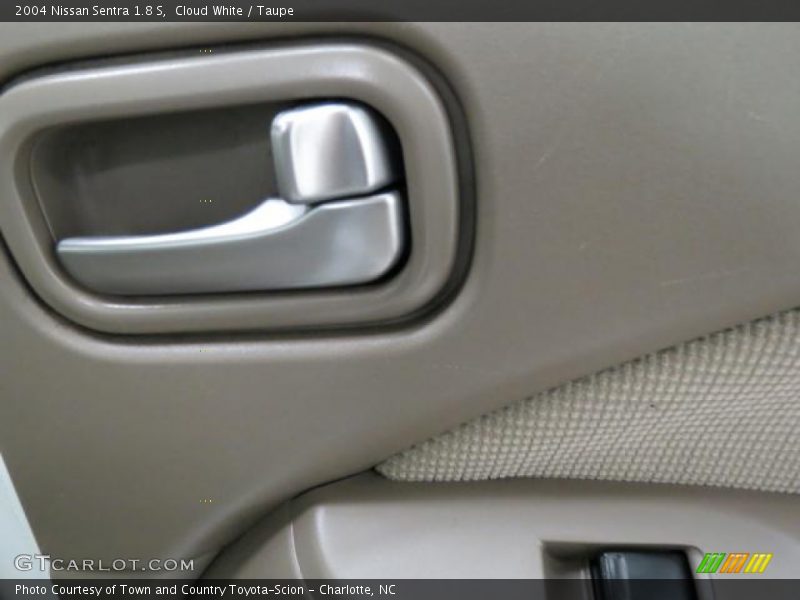 Cloud White / Taupe 2004 Nissan Sentra 1.8 S