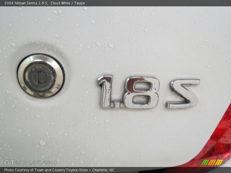 Cloud White / Taupe 2004 Nissan Sentra 1.8 S