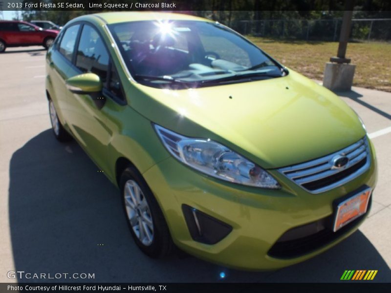Lime Squeeze / Charcoal Black 2013 Ford Fiesta SE Sedan