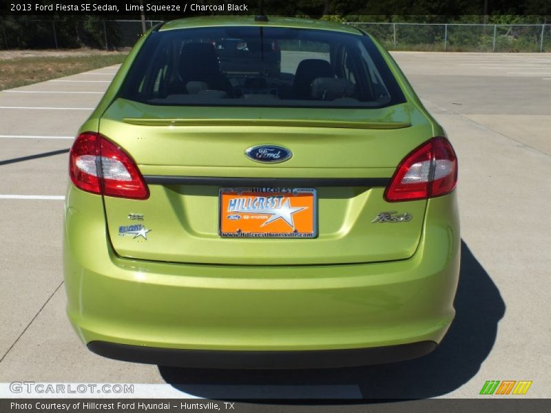 Lime Squeeze / Charcoal Black 2013 Ford Fiesta SE Sedan